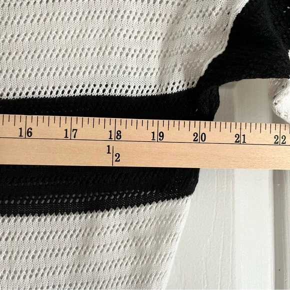 Black White Wide Stripe Loose Knit Sweater Buttons in Back AB Studio Size Large - Picture 6 of 10